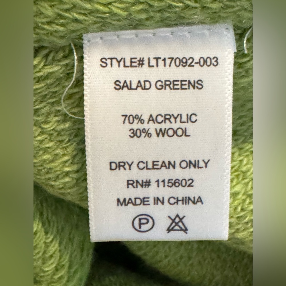 NEW LUSH Women’s Green Button Front Chunky Knit Cropped Cardigan Size L - Picture 7 of 7